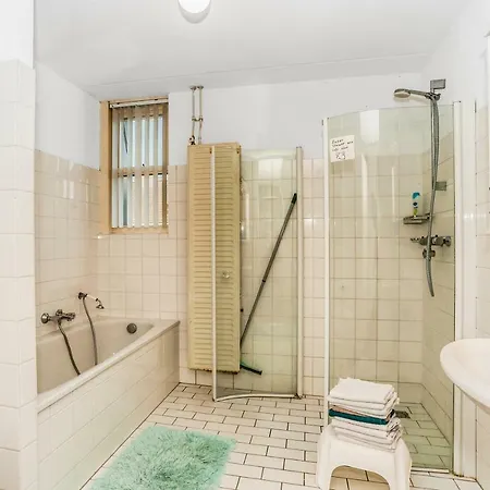 Wim's Place Schiphol Amsterdam Airport 2*