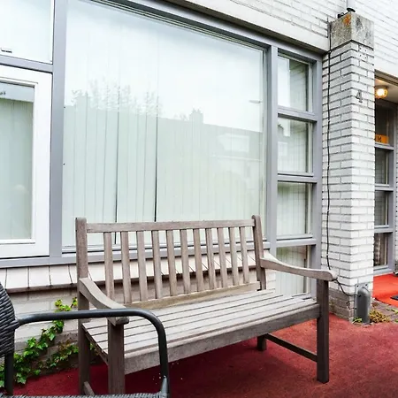 Wim's Place Schiphol Amsterdam Airport Bed and Breakfast 2*
