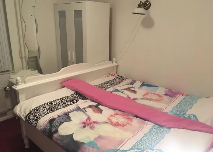 Wim's Place Schiphol Amsterdam Airport Alojamento de Acomodação e Pequeno-almoço Hoofddorp