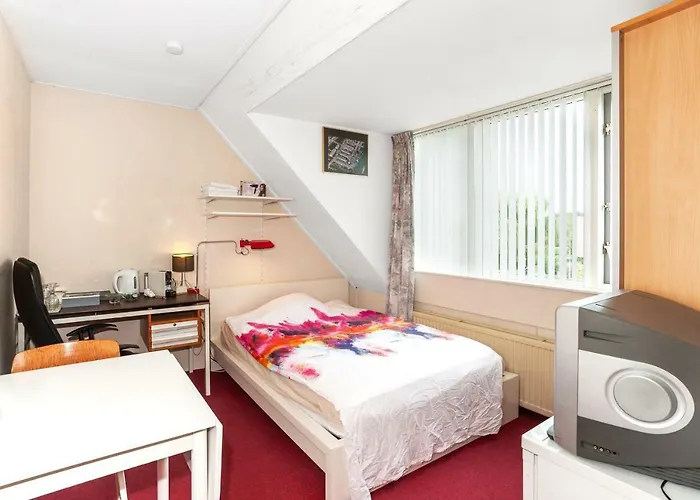 Wim's Place Schiphol Amsterdam Airport 2*