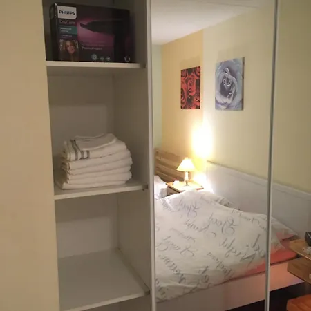 Wim's Place Schiphol Amsterdam Airport Хоофддорп